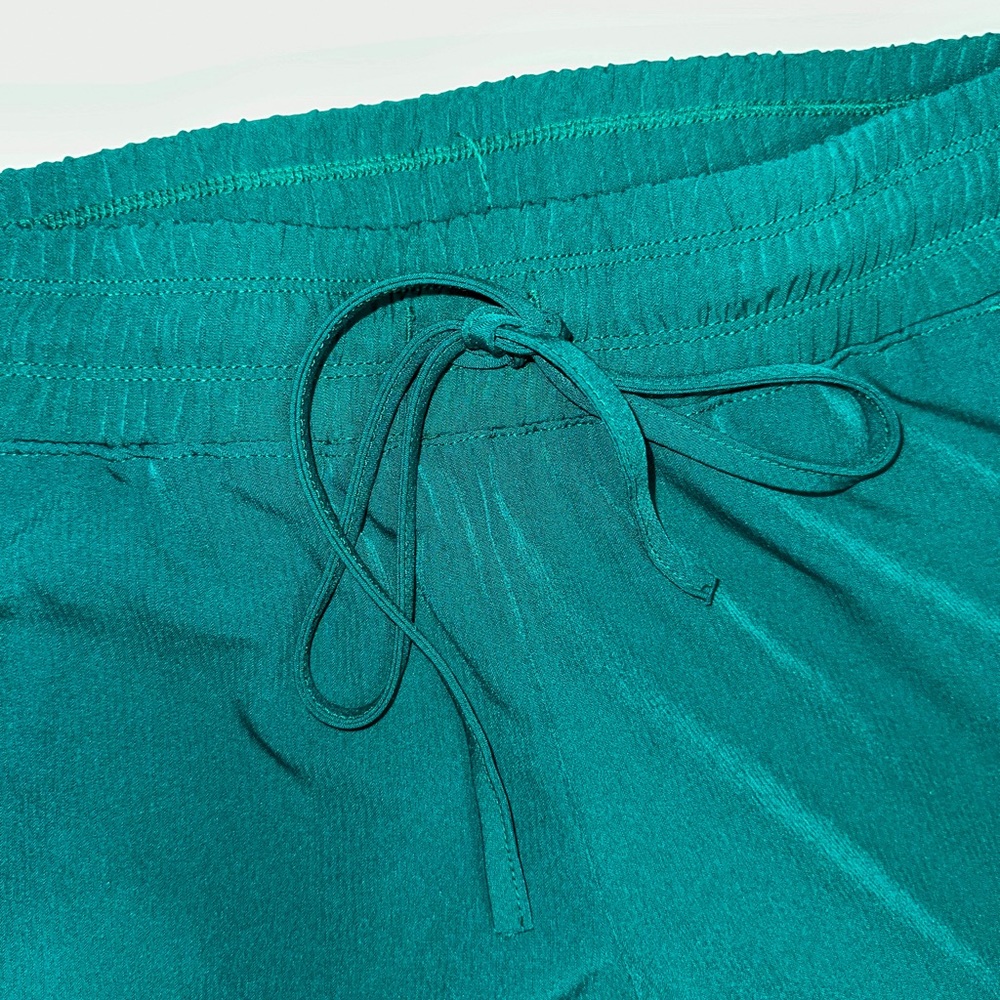 Green scrubs; NWOT never worn - sketchers jogger style pants.